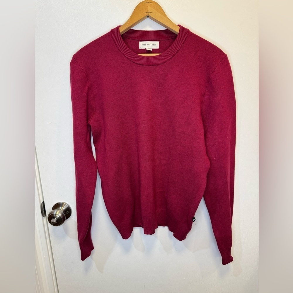 Women’s maroon lightweight crewneck sweater cozy soft and fitted plus size XS